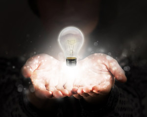 我马上要去面试 重庆凯宾斯基酒店的客房部秘书 要准备些什么啊 薪酬怎么样呢