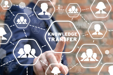 我马上要去面试 重庆凯宾斯基酒店的客房部秘书 要准备些什么啊 薪酬怎么样呢