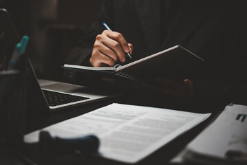 我马上要去面试 重庆凯宾斯基酒店的客房部秘书 要准备些什么啊 薪酬怎么样呢