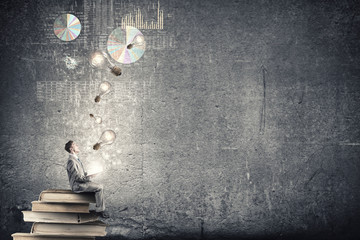 我马上要去面试 重庆凯宾斯基酒店的客房部秘书 要准备些什么啊 薪酬怎么样呢