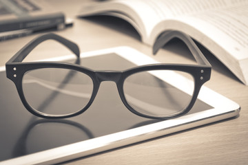 我马上要去面试 重庆凯宾斯基酒店的客房部秘书 要准备些什么啊 薪酬怎么样呢